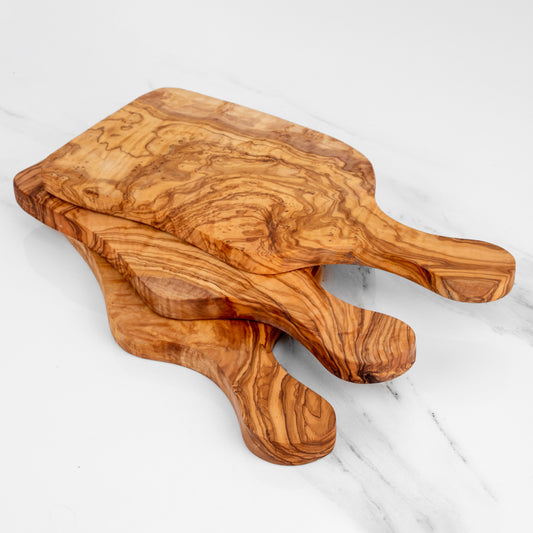 Planche à découper rectangulaire en bois d'olivier faite à la main avec poignée